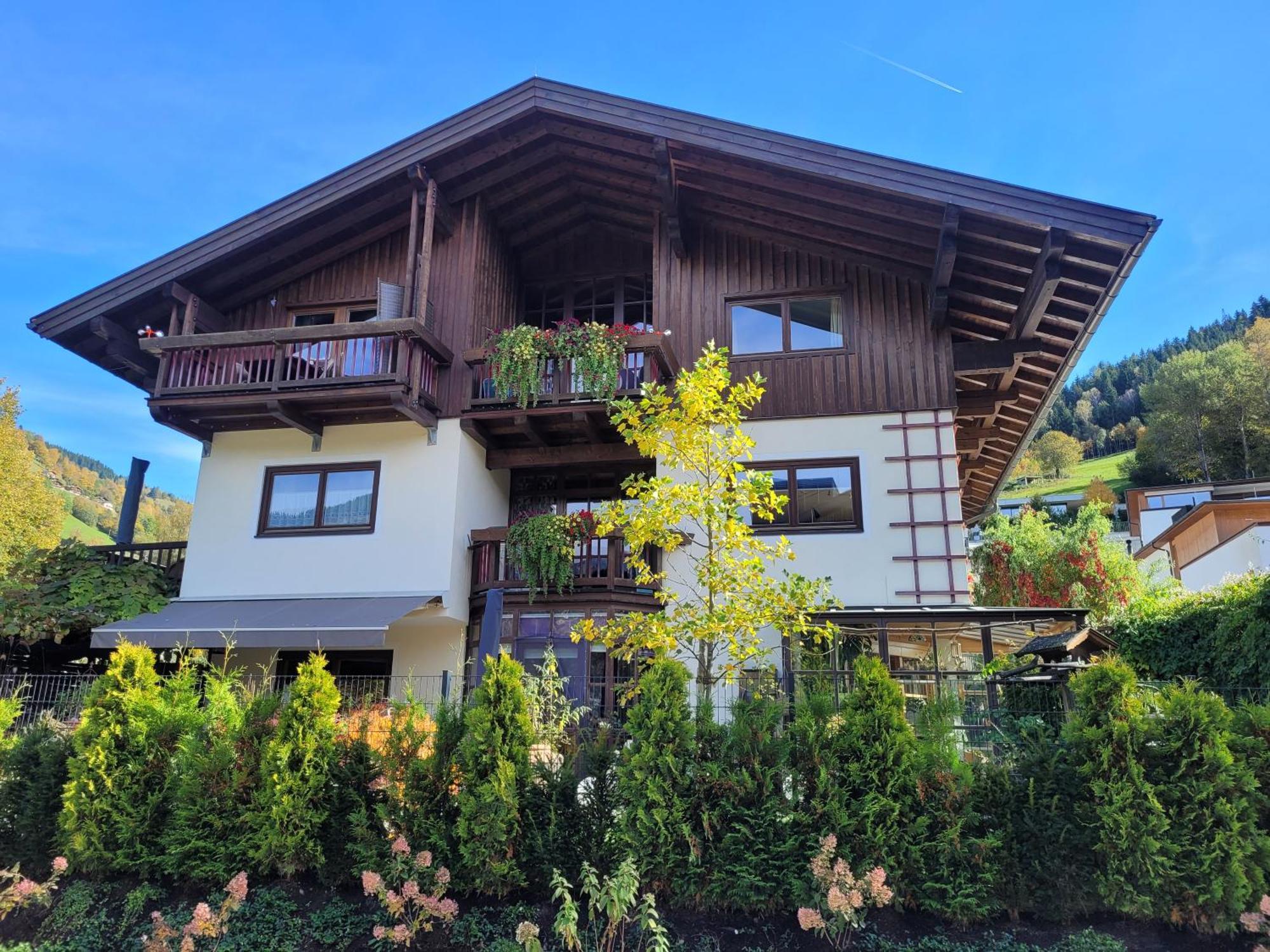 Appartementhaus Hollaus Zell am See Exterior photo